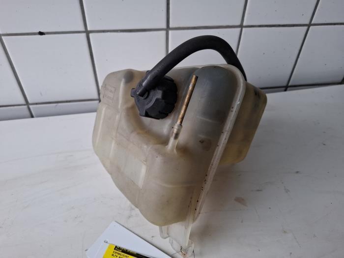 Réservoir d'expansion d'un Alfa Romeo Spider, Autos : Pièces & Accessoires, Autres pièces automobiles, Alfa Romeo, Utilisé, 3 mois de garantie