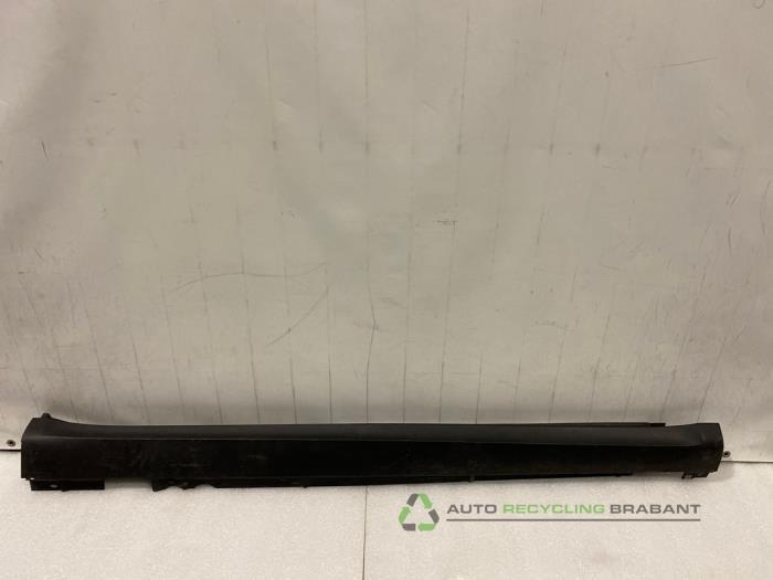 Zijskirt rechts van een Porsche Macan (M7S), Gebruikt, -, -, Porsche