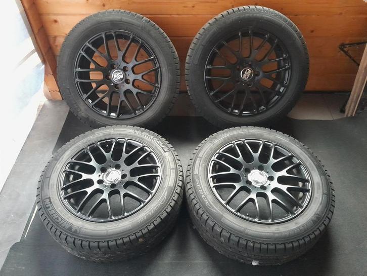 Velgen Opel vivaro nissan primastar  Renault trafic, Auto-onderdelen, Banden en Velgen, Band(en), 17 inch, Ophalen