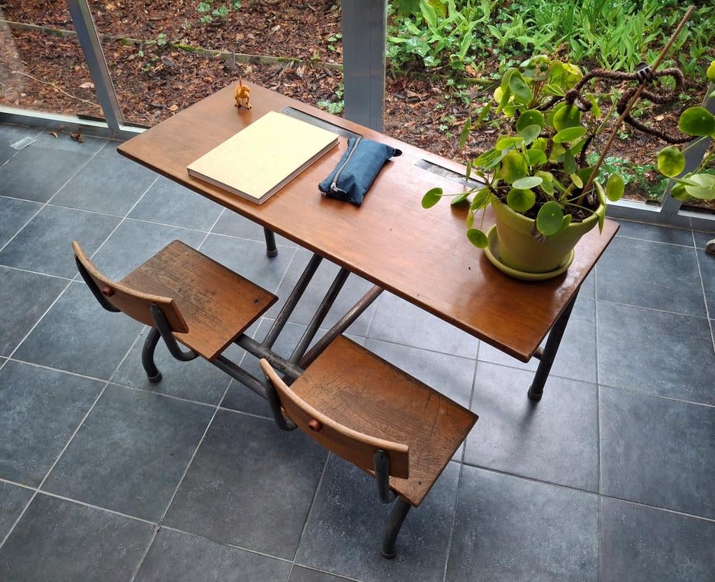 Vintage kinderbureau/schoolbank, Huis en Inrichting, Bureaus, Kinderbureau, Vintage, Hout, Bruin, Opbergruimte, Ophalen