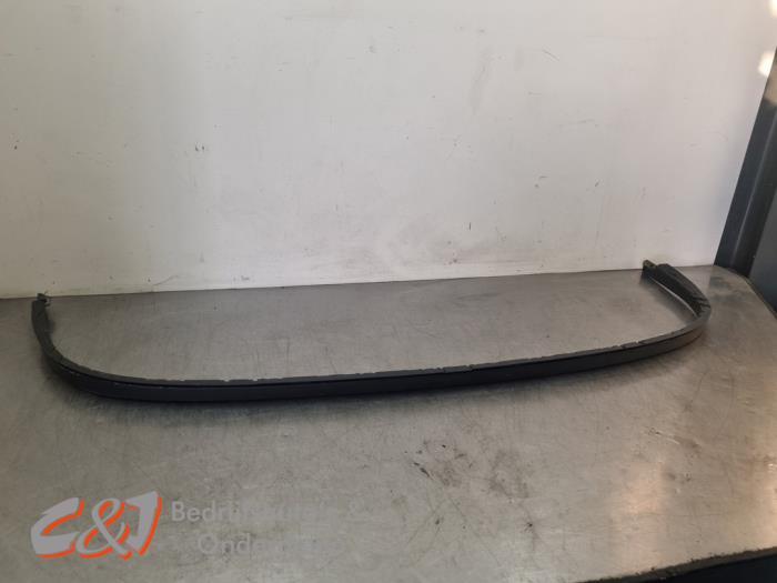 Bumperlijst midden-voor van een Renault Trafic, Gebruikt, -, -, Ophalen of Verzenden