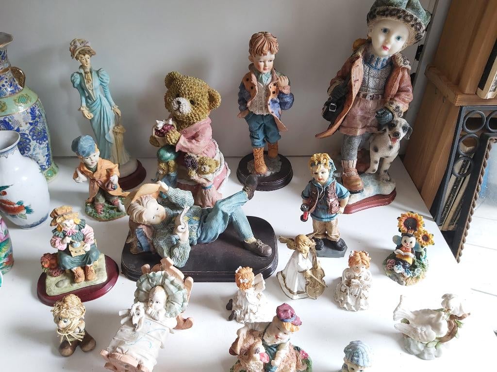 17 Figurines en résine, entre 32 et 7 cm., Enlèvement ou Envoi, Comme neuf, Humain