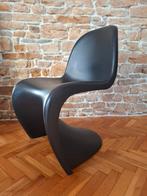 Chaise Verner Pantone "Vitra".