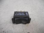 ACHTERRUITVERWARMINGSSCHAKELAAR 190 (W201) (0008206010), Gebruikt, Mercedes-Benz