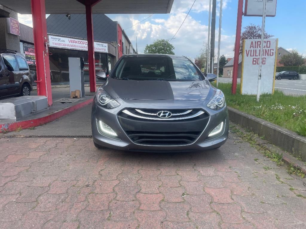 HYUNDAI I 30. 1.4 BENZINE (99KW) 165.000KM EURO5 B., Autos, Hyundai, Entreprise, Achat, i30, ABS, Phares directionnels, Airbags