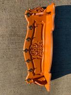 Houten wandkapstok, Enlèvement