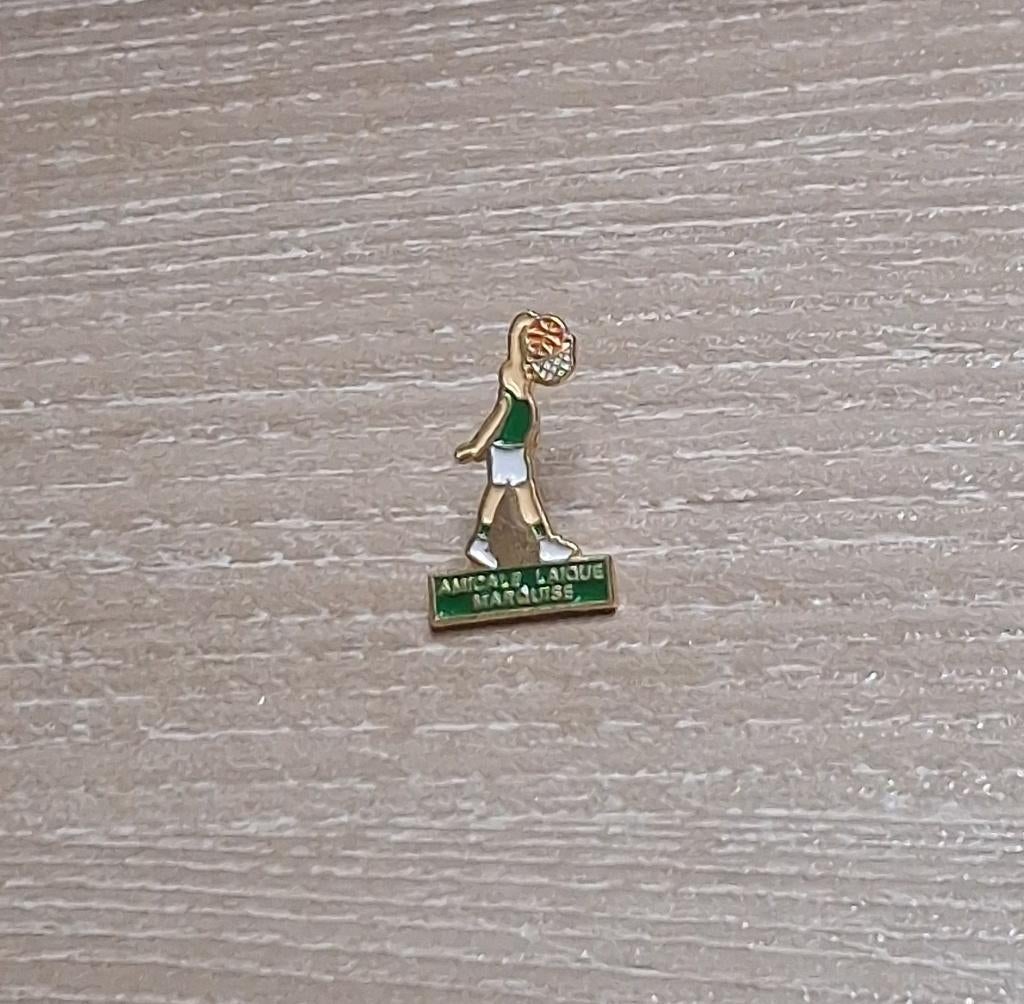 PIN - BASKET - BASKETBAL - BASKETBALL, Verzamelen, Verzenden, Gebruikt, Sport, Speldje of Pin