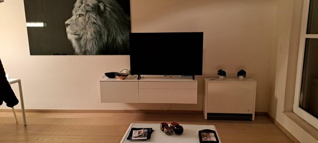 Mooi wit glanzend TV meubel, Huis en Inrichting, Kasten |Televisiemeubels, Ophalen