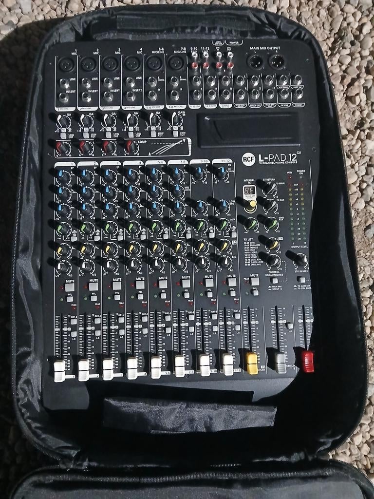 Menger rcf l-pad 12 met transport zak, Ophalen