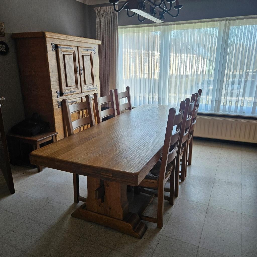 antieke eiken eetplaats (tafel, stoelen, kast en dressoir), Antiek en Kunst, Ophalen