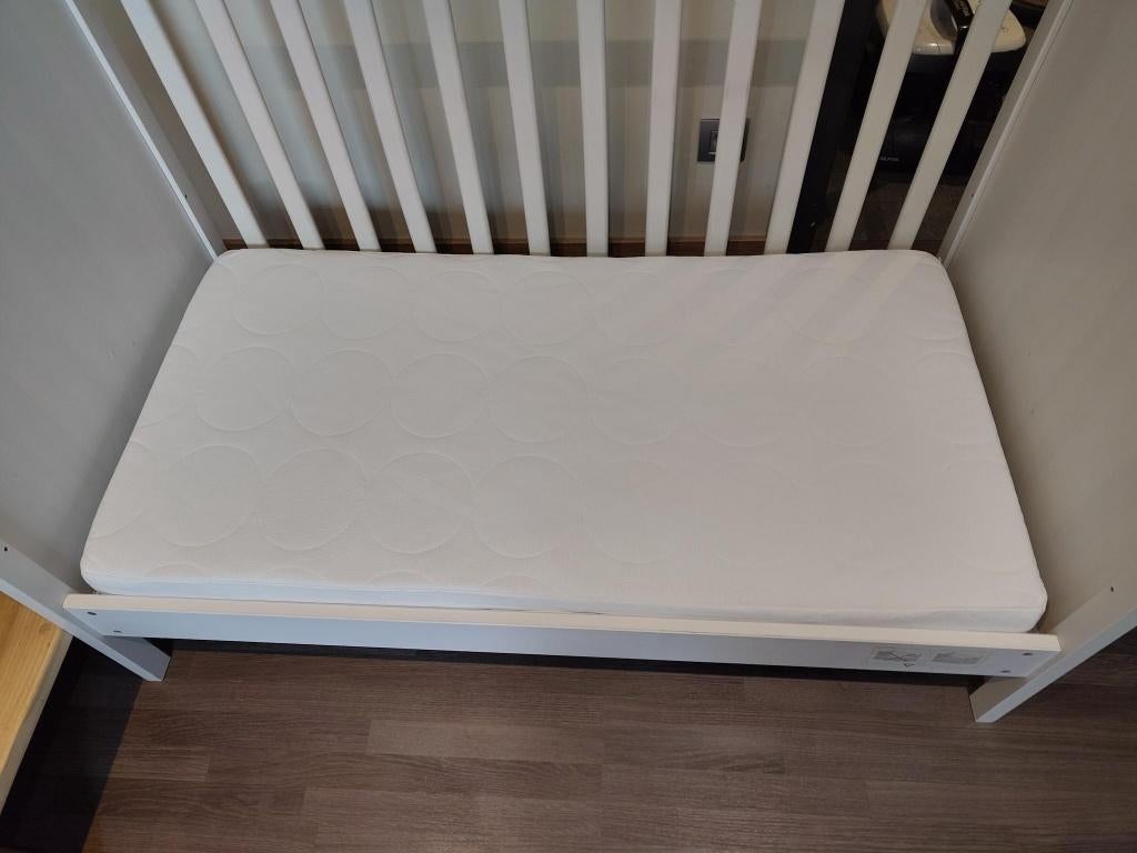 Lit bébé évolutif 120x60 + matelas + accessoires (lot), Matelas, Moins de 70 cm, Enlèvement, Utilisé