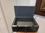 Te koop: oude metalen kist voor kostbaarheden, Huis en Inrichting, Woonaccessoires | Kisten, Ophalen of Verzenden
