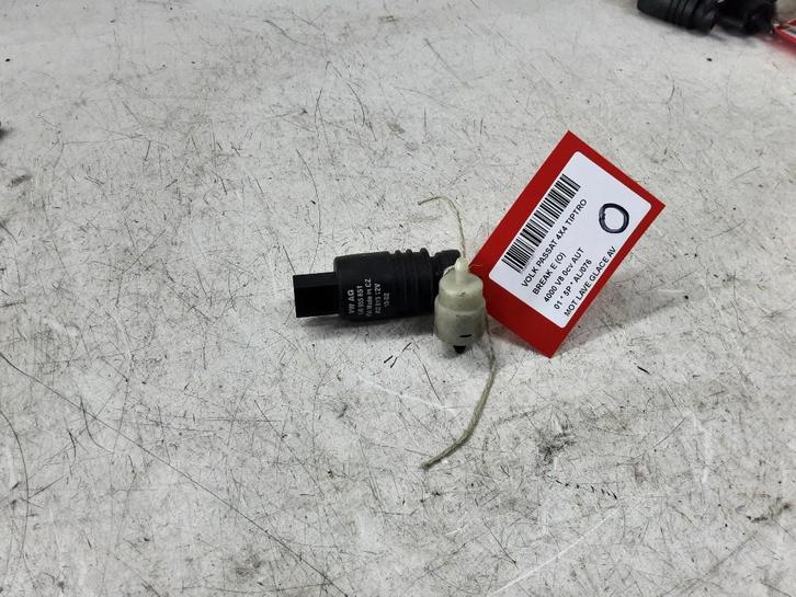 RUITENSPROEIERPOMP VOOR Passat Variant 4Motion (3B6), Auto-onderdelen, Ruiten en Toebehoren, Volkswagen, Gebruikt