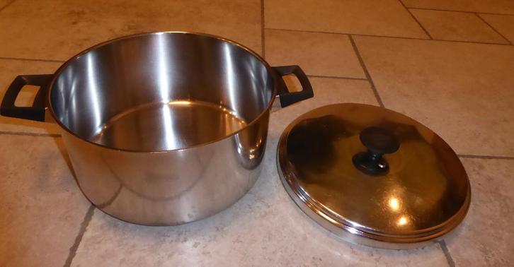 Kookpan " Demeyere Silvinox " diameter 24 cm, Huis en Inrichting, Keuken | Potten en Pannen, Gebruikt, Ophalen of Verzenden