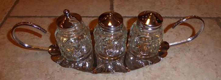 Salière, poivrière et pot à moutarde élégants, Maison & Meubles, Cuisine | Vaisselle, Comme neuf, Enlèvement ou Envoi