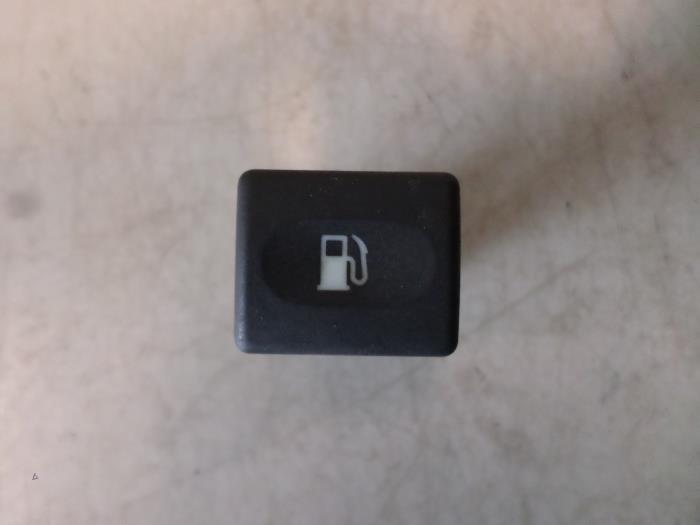 Tankklep Schakelaar van een Landrover Discovery (Discovery 9, Auto-onderdelen, Overige Auto-onderdelen, Land Rover, Gebruikt, 3 maanden garantie