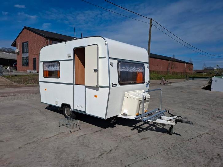 Prachtige caravan tekoop mtm 680kg, Caravans en Kamperen, Caravans, Particulier, Treinzit, Fendt, Openslaande ramen, Ophalen