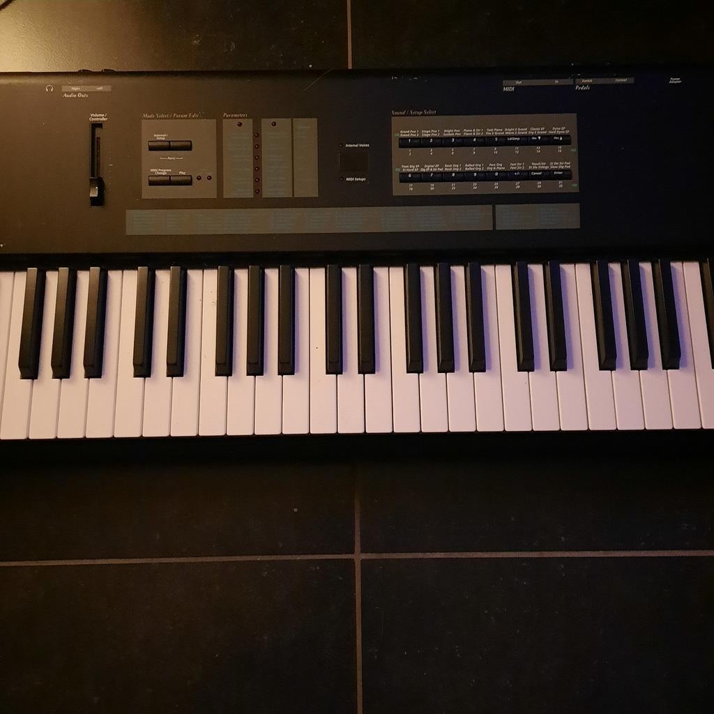 Kurzweil SP88 . Synthesizer - piano ., Ophalen