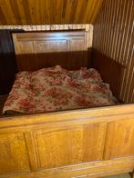 bed met matrasmaat 140 x 190 GRATIS, Antiek en Kunst, Ophalen