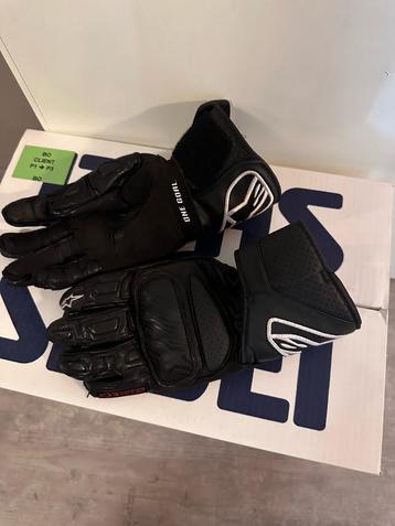 Gants de moto en cuir Alpinestars taille XL disponible aux enchères