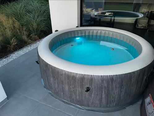 Intex PureSpa Greywood Deluxe te koop, Tuin en Terras, Bubbelbaden en Hottubs, Zo goed als nieuw, Afdekzeil, Grondzeil, Filter