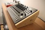 Roland TR-8S + Support - in perfect condition, Comme neuf, Enlèvement