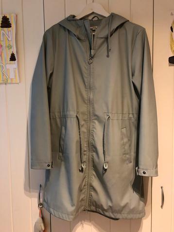 Halflange regenjas muntgroen beschikbaar voor biedingen