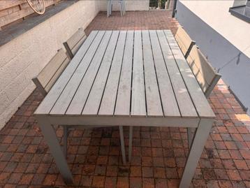 Table extérieure IKEA + 4 chaises beschikbaar voor biedingen