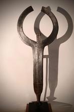 Bango Lobala Congo DRC Afrikaans mes met dubbele uitvoering, Antiek en Kunst, Ophalen of Verzenden