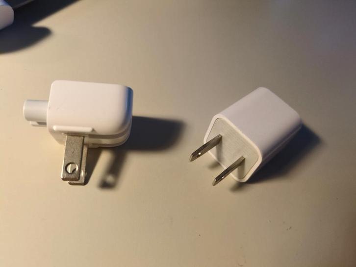 Type A Apple 5W oplader en stekker, Telecommunicatie, Mobiele telefoons | Telefoon-opladers, Gebruikt, Apple iPhone, Ophalen