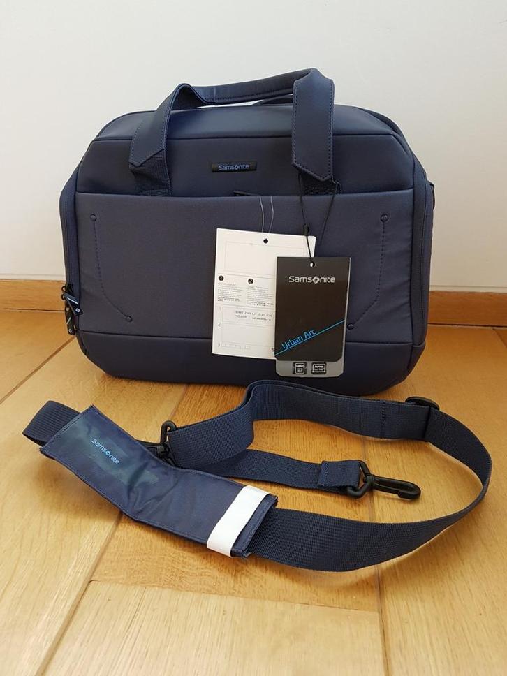 NIEUW Samsonite blauwe laptoptas 14,1", Computers en Software, Laptoptassen, Nieuw, Schoudertas, 14 inch, Ophalen of Verzenden