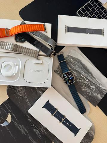 Apple Watch Ultra 2 avec 4 bracelets 