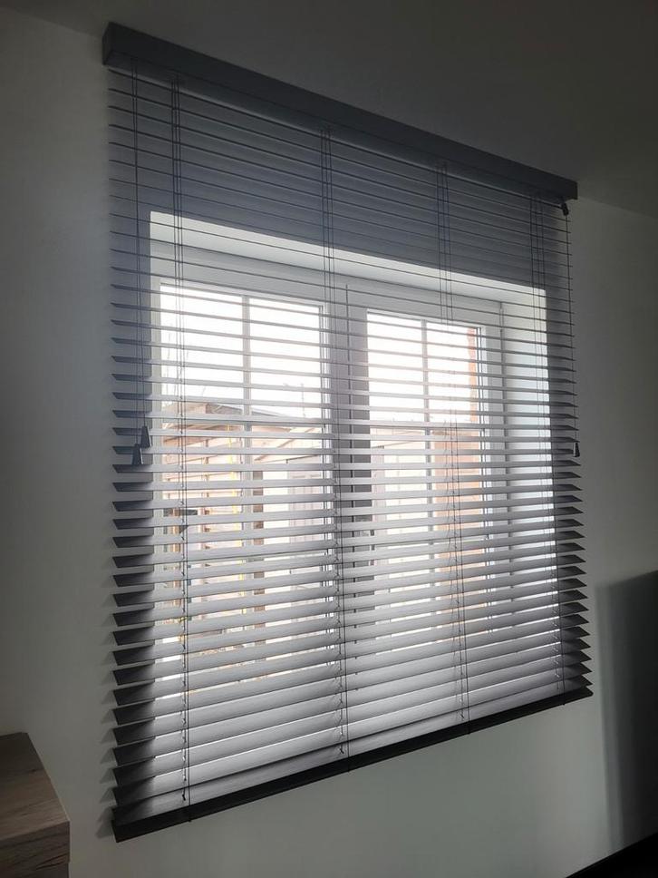 2 stuks nieuwe Bamboe lamellen 50mm donker grijs, Huis en Inrichting, Stoffering | Gordijnen en Lamellen, Nieuw, Grijs, Ophalen