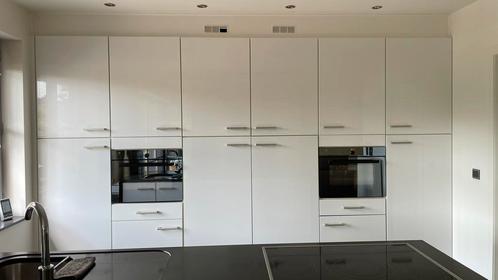 Witte Kolomkasten wand 6x60cm lang, 2.30m hoogte., Huis en Inrichting, Keuken | Complete keukens, Gebruikt, Ophalen