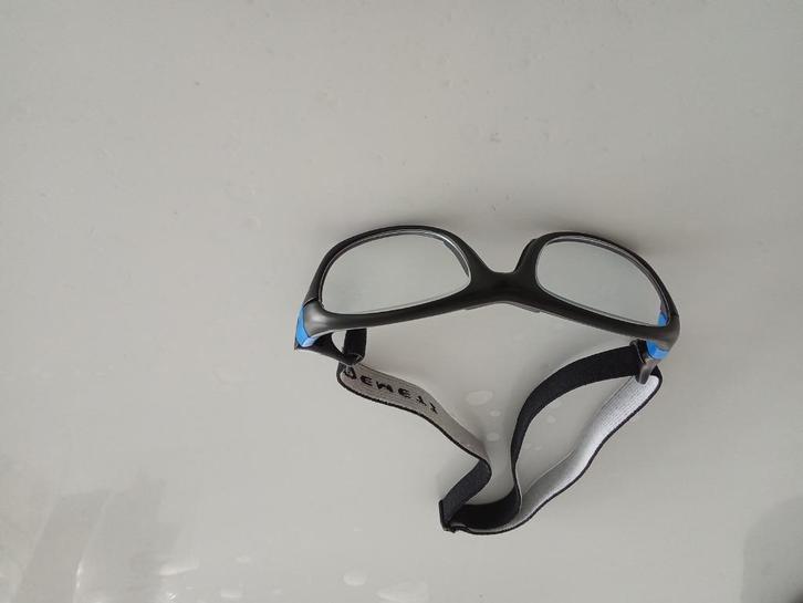 Monture lunettes sport enfant Demetz, Kinderen en Baby's, Overige Kinderen en Baby's, Zo goed als nieuw, Ophalen