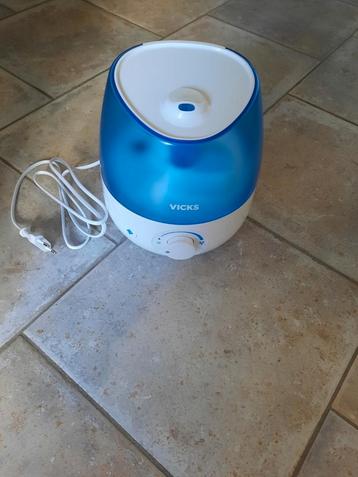 Te koop: Vicks luchtbevochtiger + 2 pads  beschikbaar voor biedingen