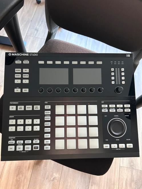 Native instruments Maschine Studio, Muziek en Instrumenten, Midi-apparatuur, Zo goed als nieuw, Ophalen of Verzenden
