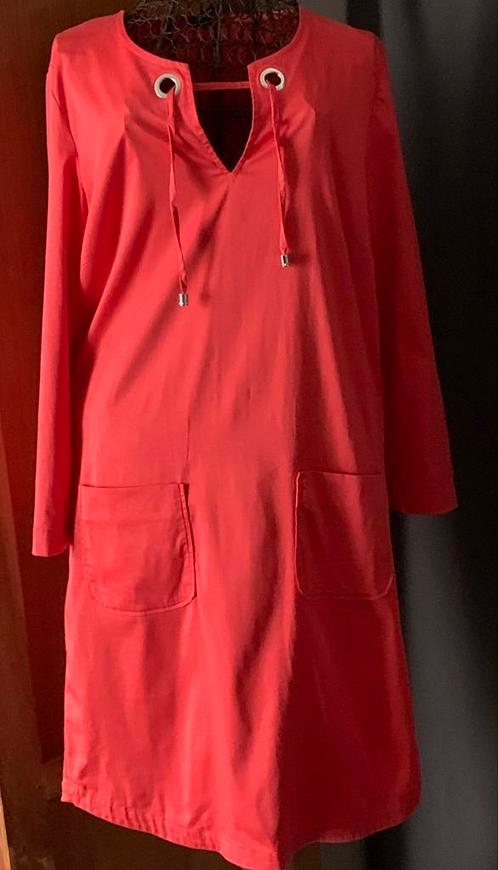 Caroline Biss 38 Trendy koraal jurk met riem, Kleding | Dames, Jurken, Zo goed als nieuw, Maat 38/40 (M), Overige kleuren, Onder de knie