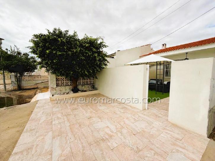 REF.4587 Euromar Costa vend une maison de ville rénovée, Immo, Buitenland, Spanje, Woonhuis, Stad