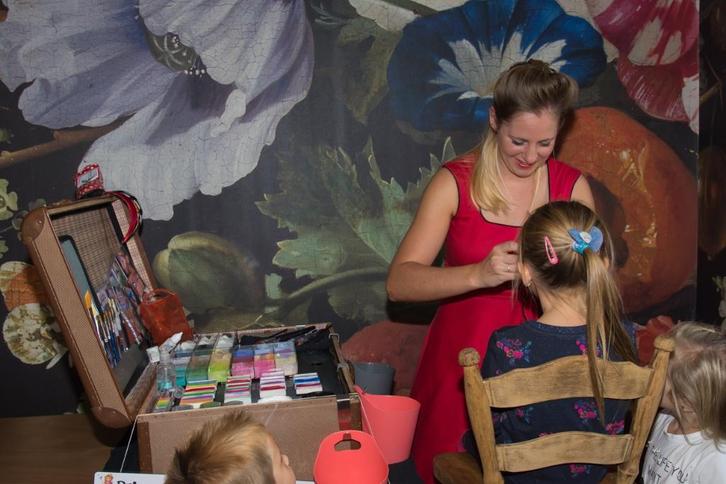 kindergrime, facepainting, grimeren, glittertattoo, Contacten en Berichten, Evenementen