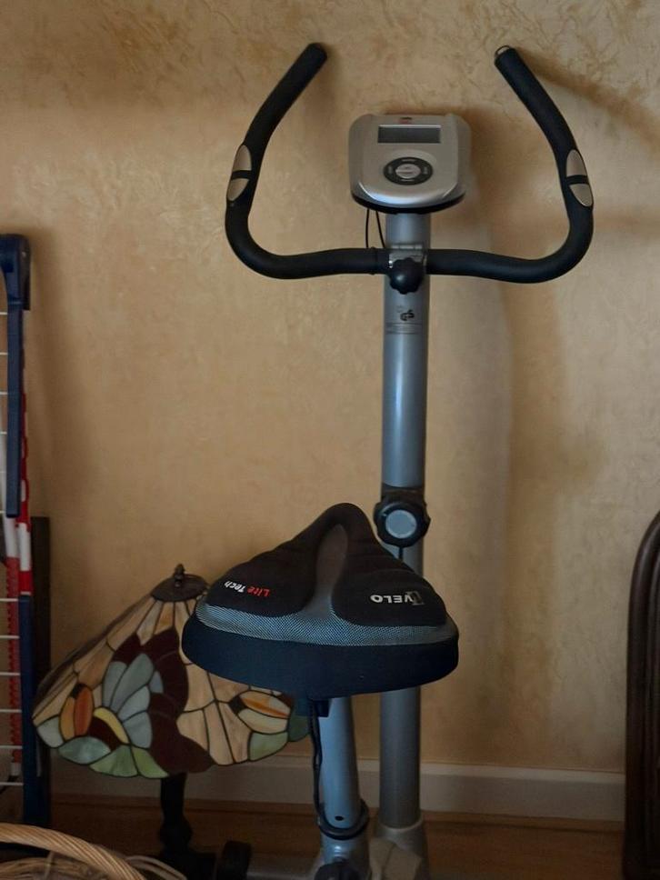 Hometrainer, Sport en Fitness, Fitnessapparatuur, Gebruikt, Hometrainer, Ophalen