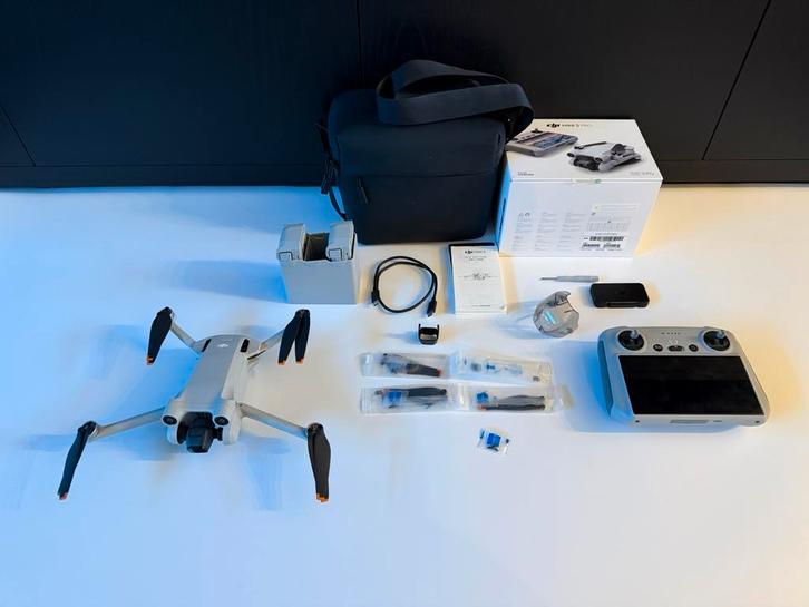 DJI MINI 3 PRO Fly More Combo - garantie - 3 accu’s-occasion, Audio, Tv en Foto, Drones, Zo goed als nieuw, Drone met camera, Ophalen of Verzenden
