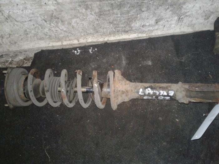 Schokdemper links-achter van een Hyundai Excel, Auto-onderdelen, Ophanging en Onderstel, Hyundai, Gebruikt, 3 maanden garantie