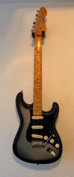 Vintage V6 Reissued stratocaster silverburst, Musique & Instruments, Instruments à corde | Guitares | Électriques, Enlèvement ou Envoi
