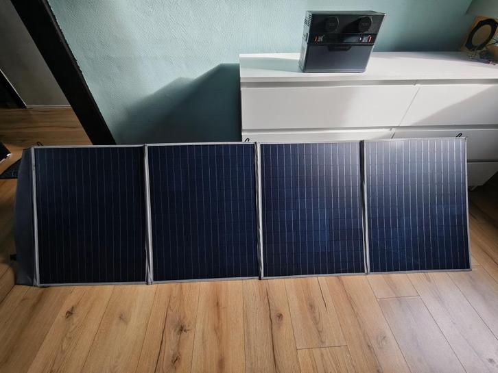 Allpowers 200watt foldable solar + 700wh battery, Doe-het-zelf en Bouw, Gereedschap | Machine-onderdelen en Toebehoren, Zo goed als nieuw