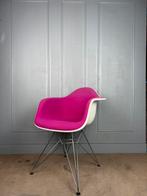 2 Vitra Eames DAR design stoelen half gestoffeerd, Ophalen of Verzenden, Zo goed als nieuw, Vijf, Zes of meer stoelen, Wit