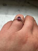 18kt witgouden ring met diamanten en rhodoliet, Handtassen en Accessoires, Ringen, Nieuw, Goud, Ophalen of Verzenden