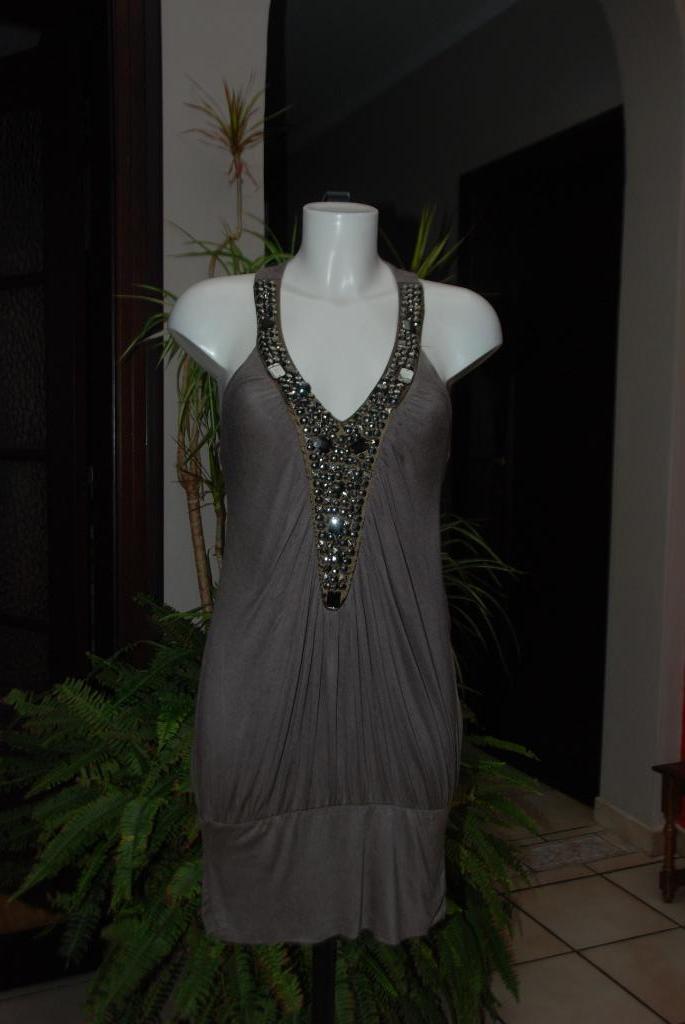 Taupebruine avondjurk met lovertjes One size 34/36/38, Kleding | Dames, Jurken, Zo goed als nieuw, Maat 36 (S), Bruin, Knielengte