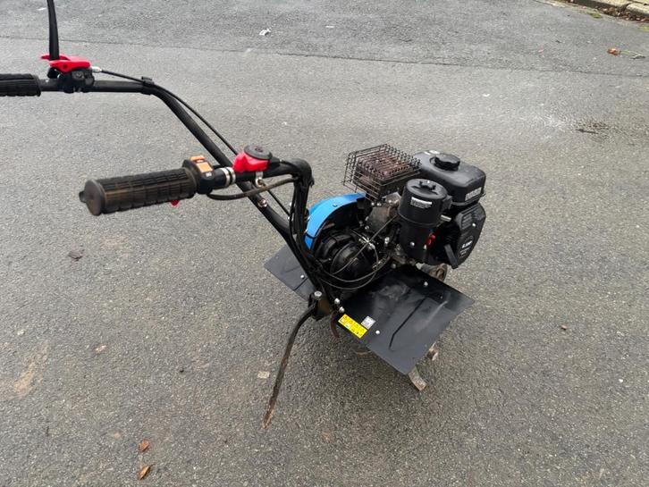 HYUNDAI /  Tuinfrees  4 takt 196 cc Benzine, Doe-het-zelf en Bouw, Gereedschap | Freesmachines, Zo goed als nieuw, Benzine, Tuinfrees