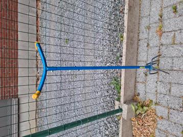 Gaten maker - tuingereedschap beschikbaar voor biedingen